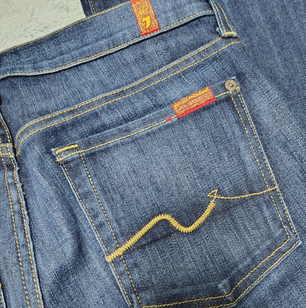 7 For All Mankind Boot Cut Dark Wash Jeans Women's 27 Fading Whiskering Low Rise - Picture 10 of 10